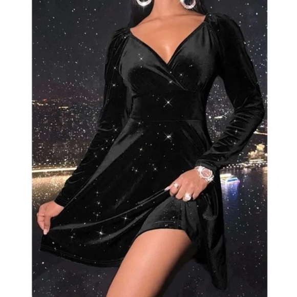 Luxe Surplice Long Sleeve Party Evening Velvet Dress - Picture 9 of 10